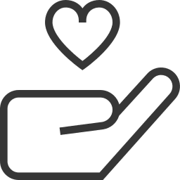 Une main qui tient un coeur